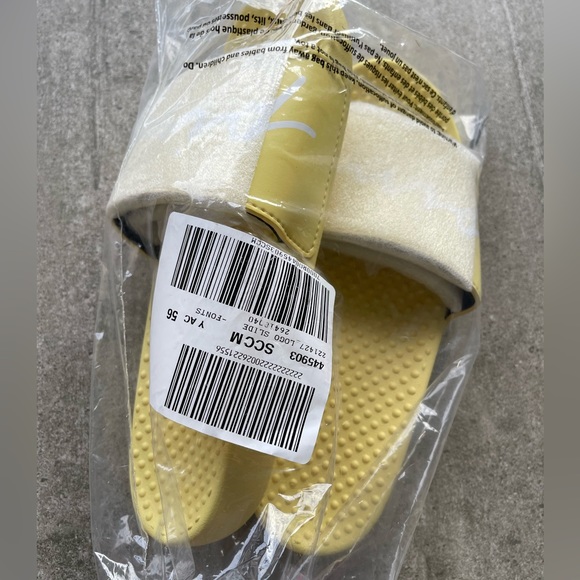 NEW Medium VS PINK Slides in yellow Script Logo - Picture 6 of 6